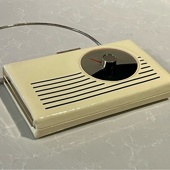 Kate Spade
Radio Samira Clutch - Picture 3 of 9